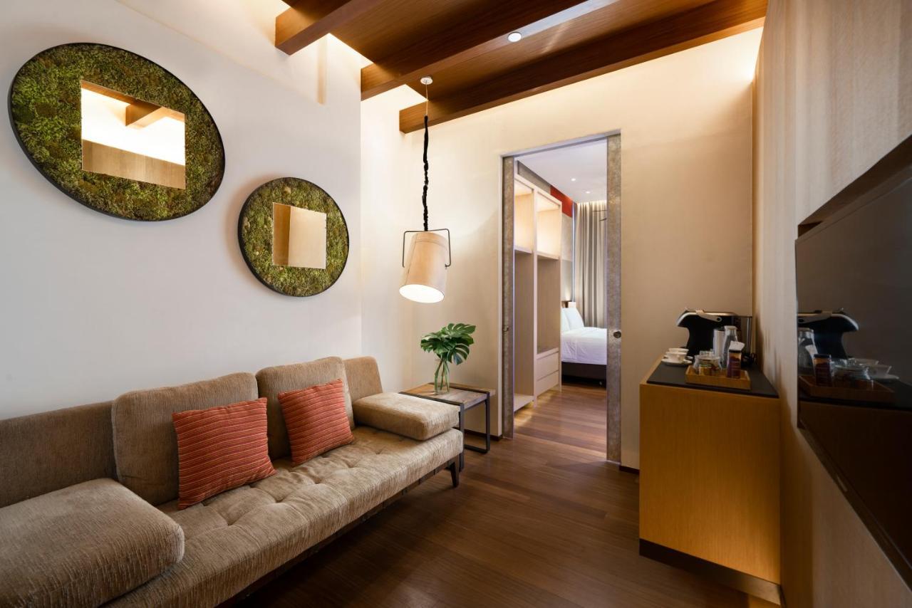 Oasia Resort Sentosa By Far East Hospitality Singapur Exteriér fotografie A suite at the hotel