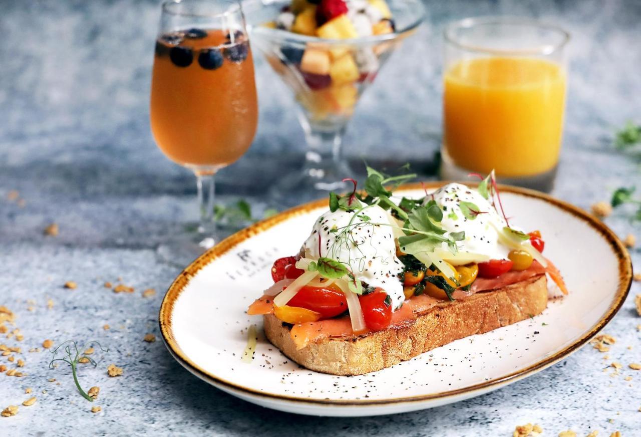 Oasia Resort Sentosa By Far East Hospitality Singapur Exteriér fotografie Poached eggs on toast