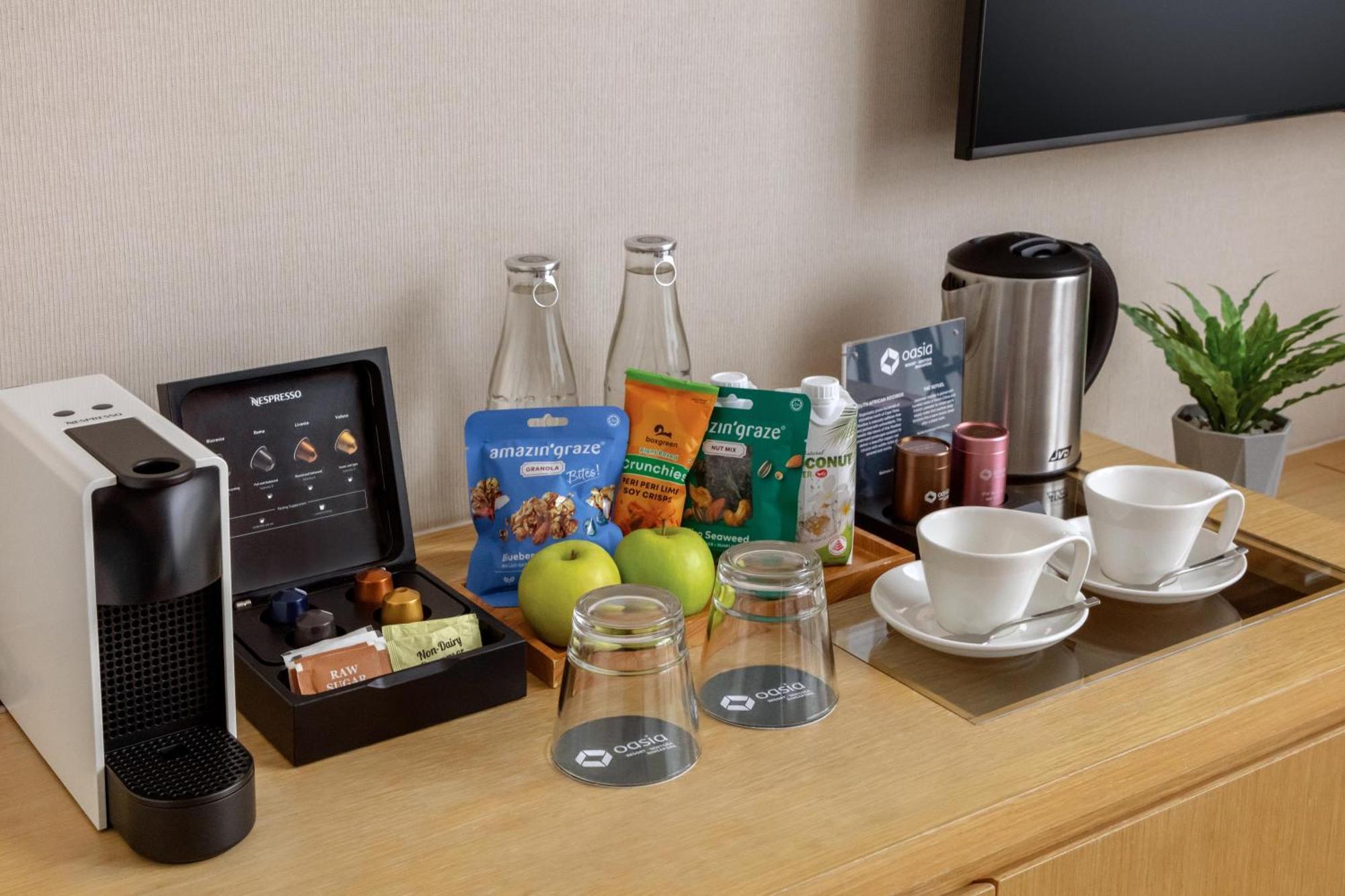 Oasia Resort Sentosa By Far East Hospitality Singapur Exteriér fotografie A Nespresso coffee machine in a hotel room